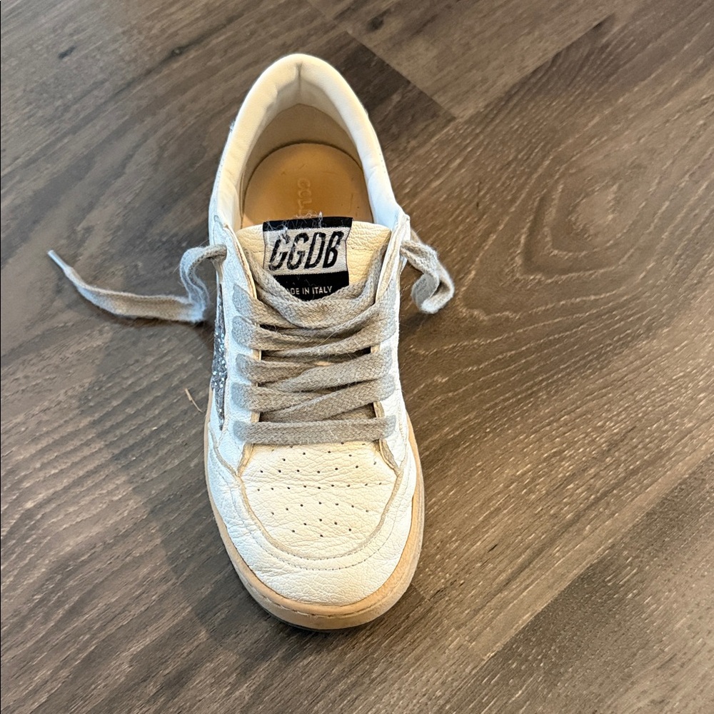 Golden Goose Kids Ball Star Young in Nappa with glitter star ONE RIGHT SHOE!!!!